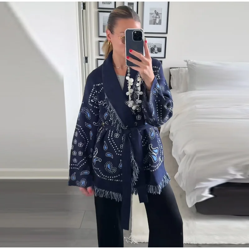 Elegant short floral cardigan sweater for women