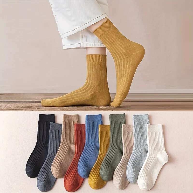 Short, multi-colored, exquisite women's socks