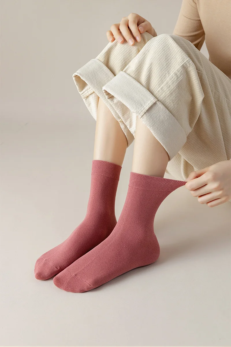 Short, multi-colored, exquisite women's socks